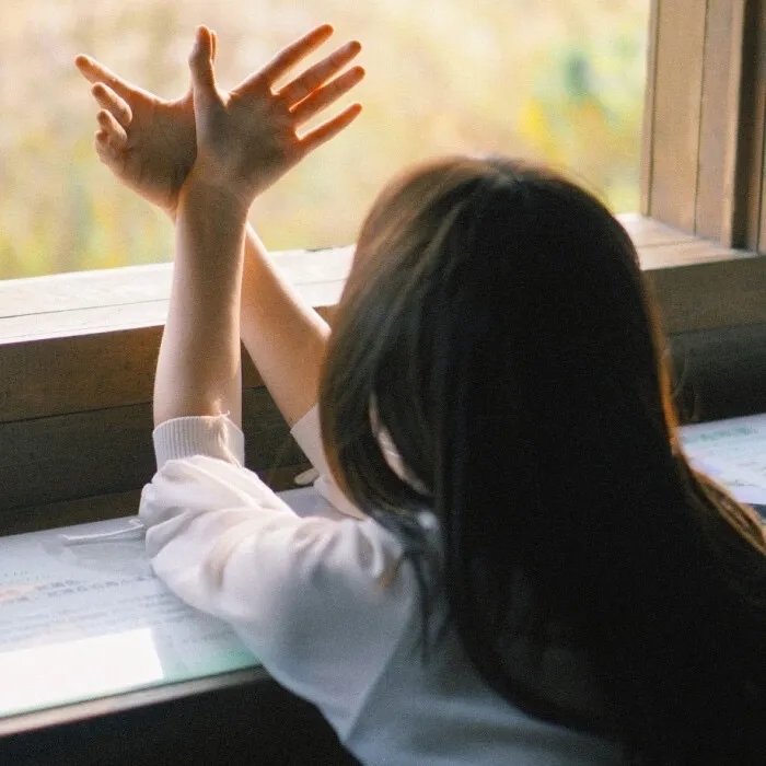 男生女生向前冲